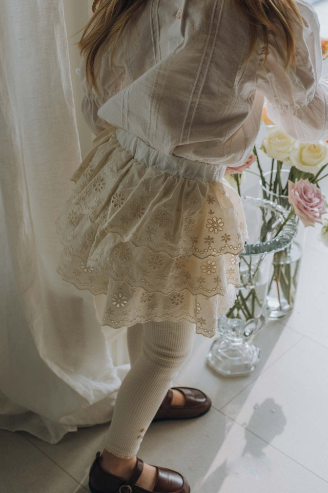 Roro lace shorts