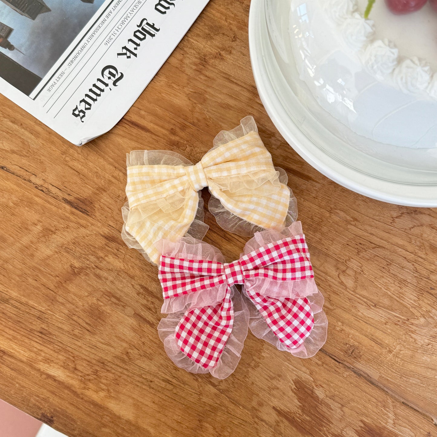 Checker ribbon pin