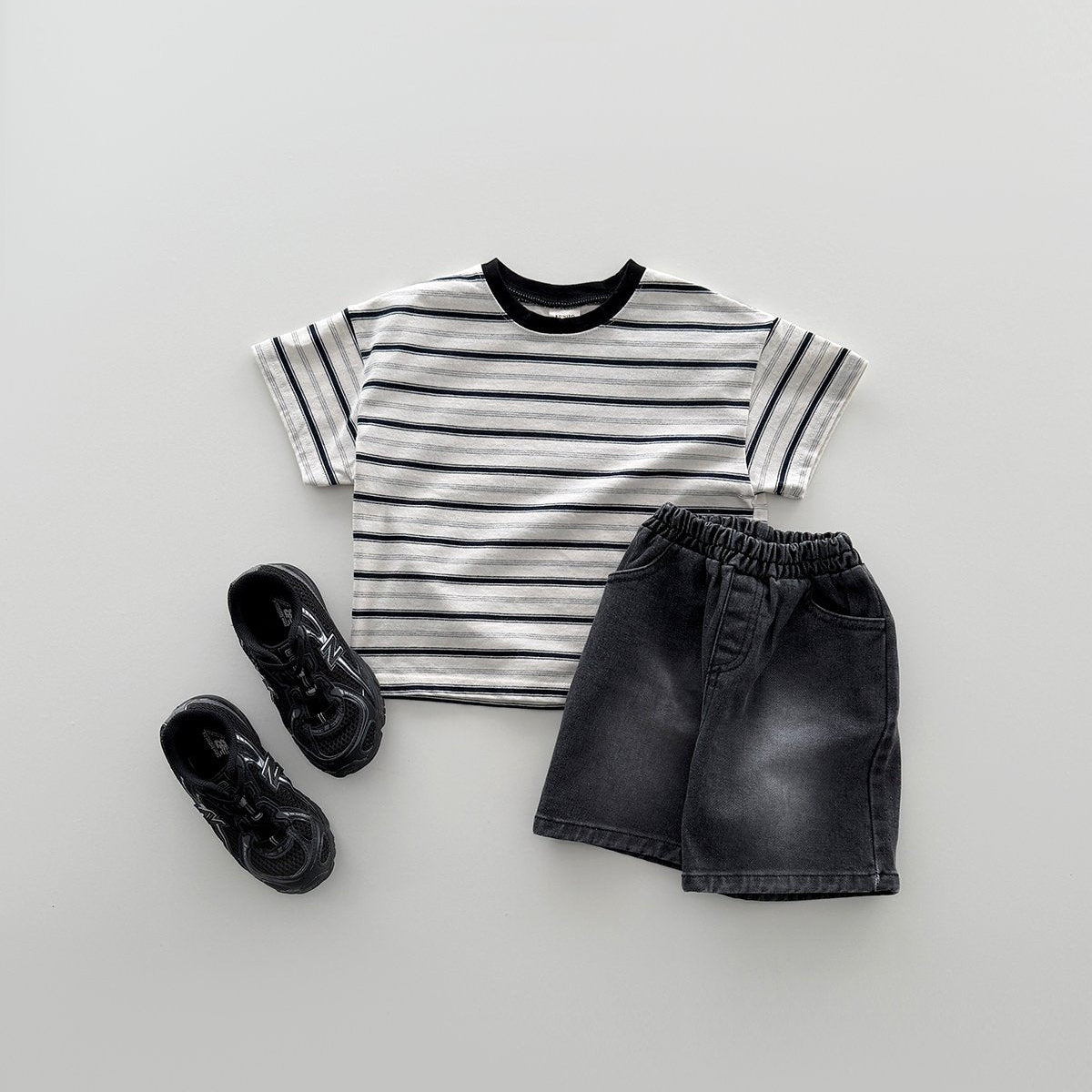 [PRE-ORDER] MoA striped t-shirt