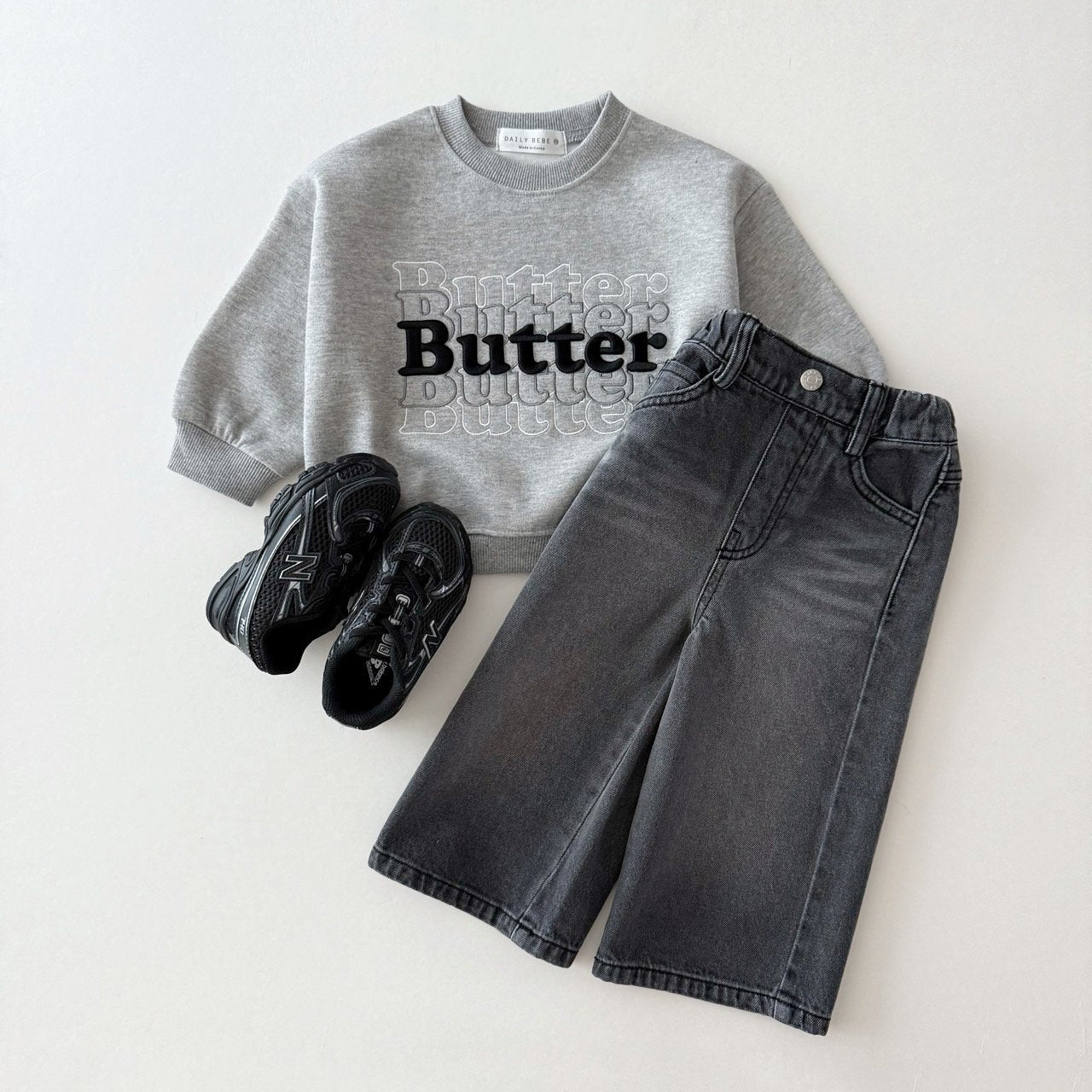 [PRE-ORDER] Butter embroidery sweatshirt