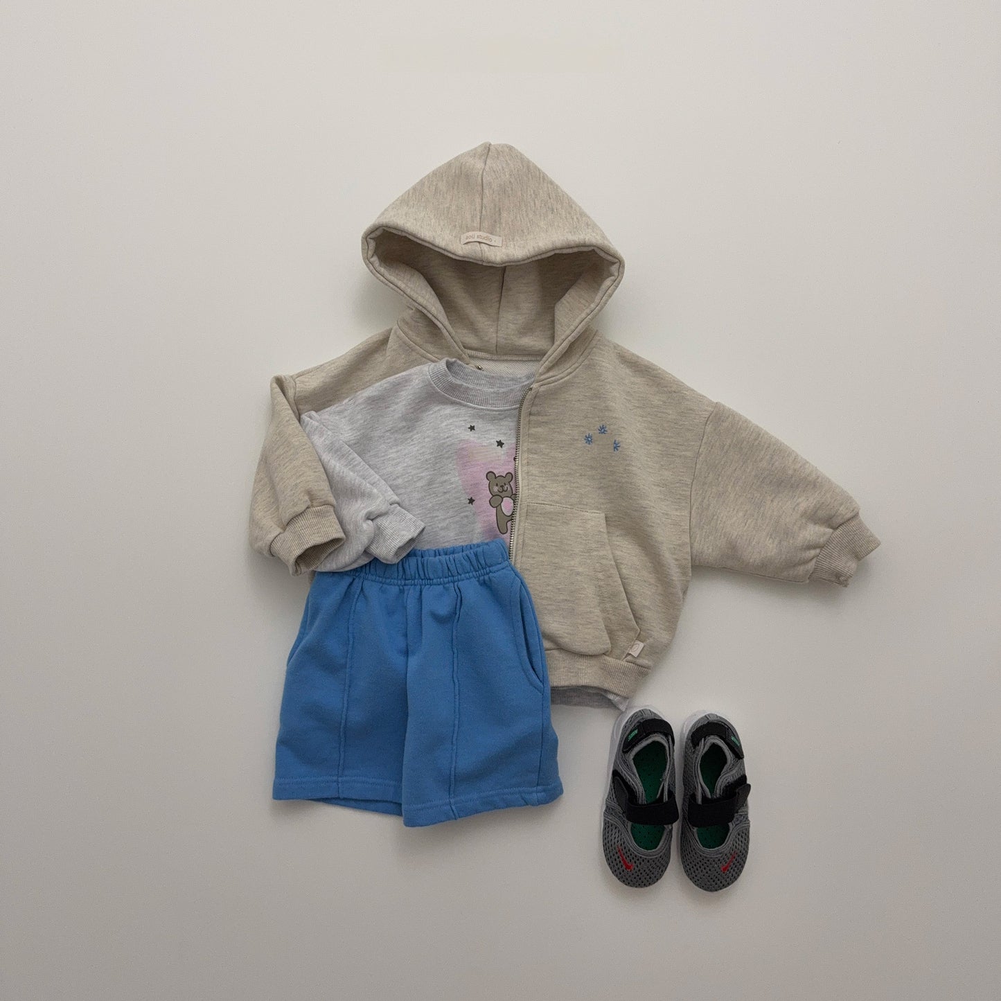 [PRE-ORDER] Dreaming Sweatshirt