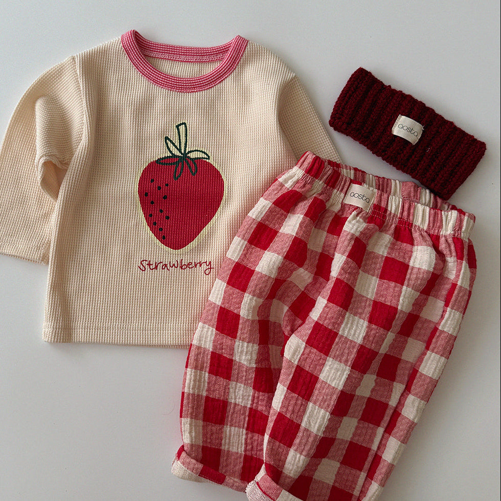 [PRE-ORDER] Strawberry long sleeve