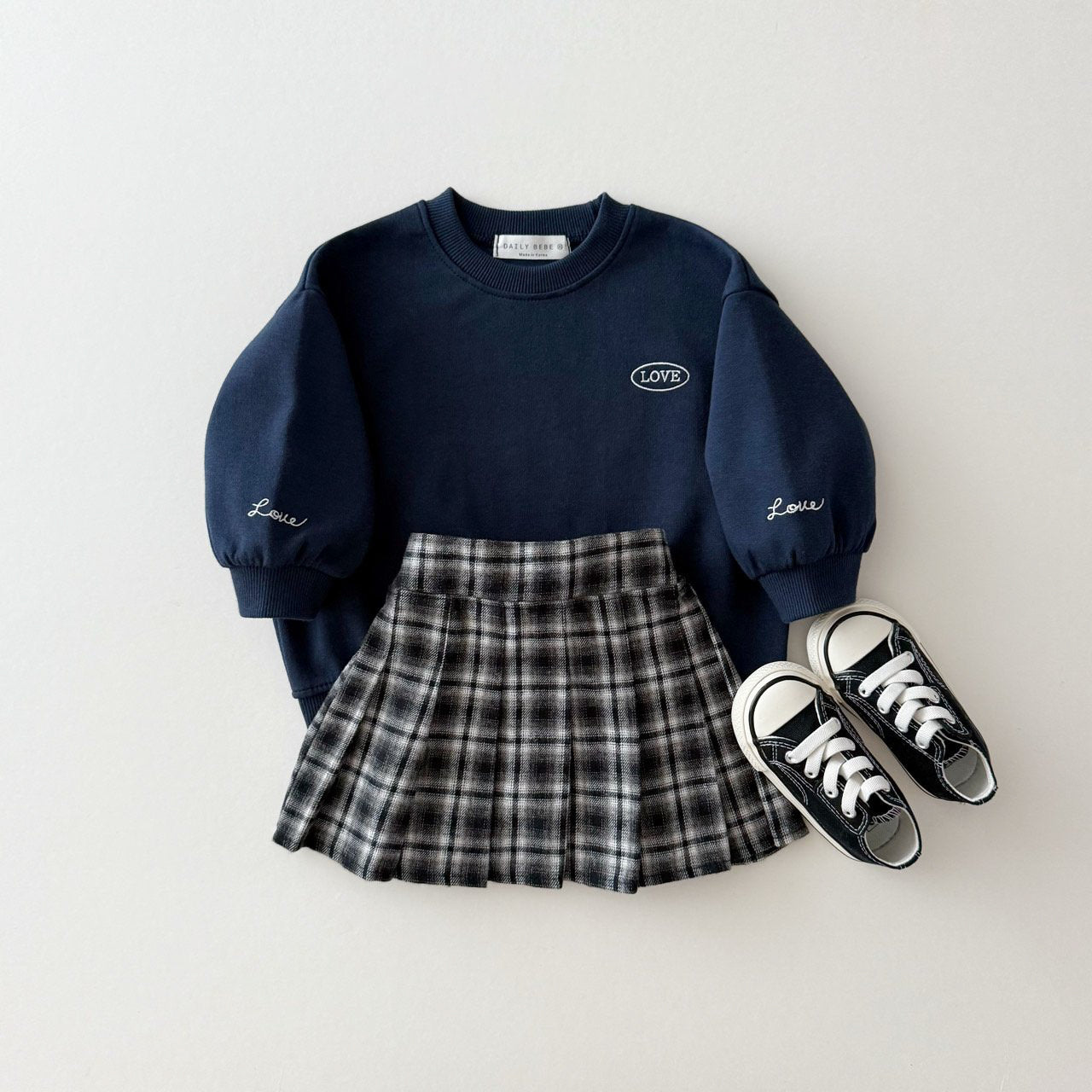 [PRE-ORDER] Love sweatshirt