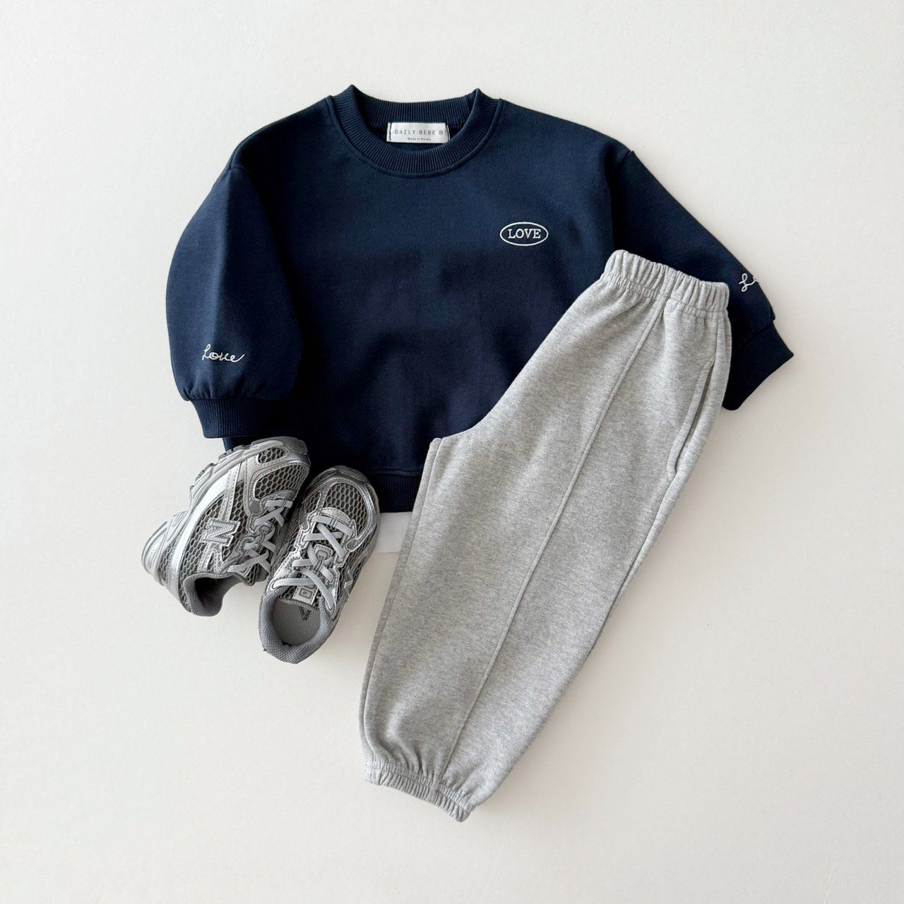 [PRE-ORDER] Love sweatshirt