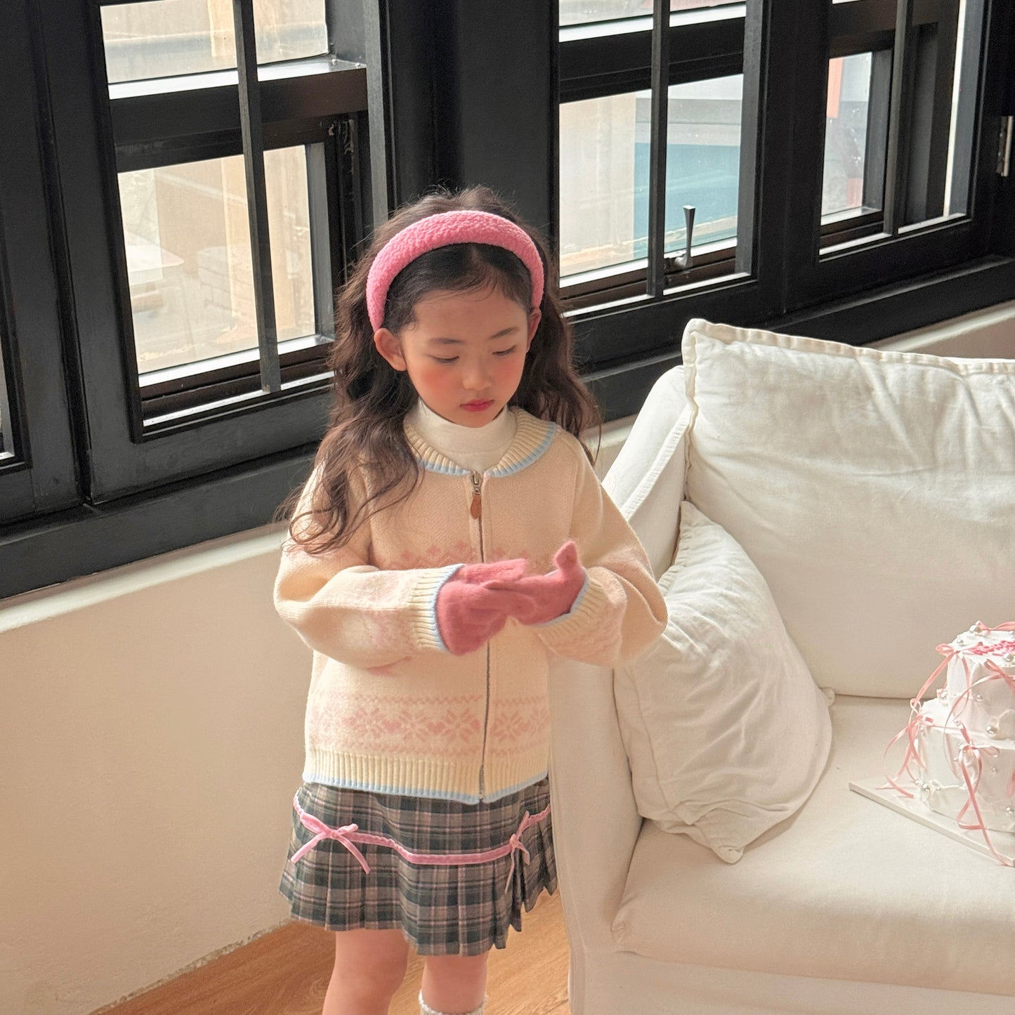 [PRE-ORDER] Bunny Nordic Knit Zip-up