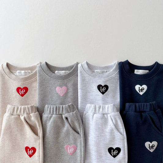 [PRE-ORDER] Love embroidery set