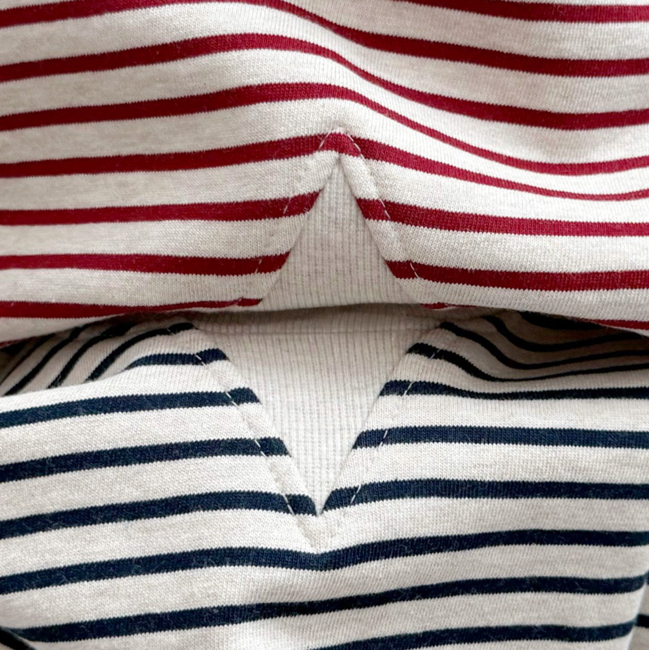 [PRE-ORDER] Striped sweatshirt
