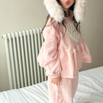 [PRE-ORDER] Snowbell Sweatshirt