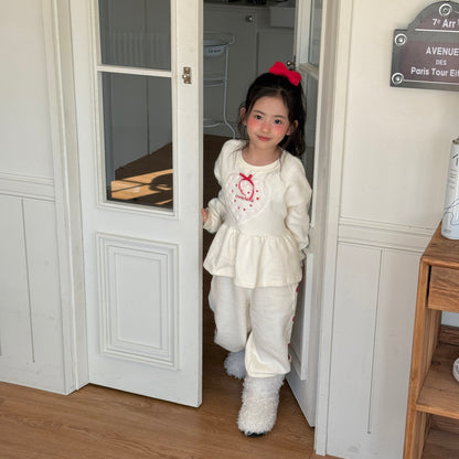 [PRE-ORDER] Snowbell Sweatshirt