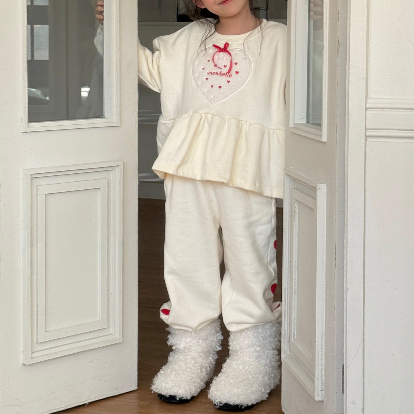 [PRE-ORDER] Snowbell Sweatshirt