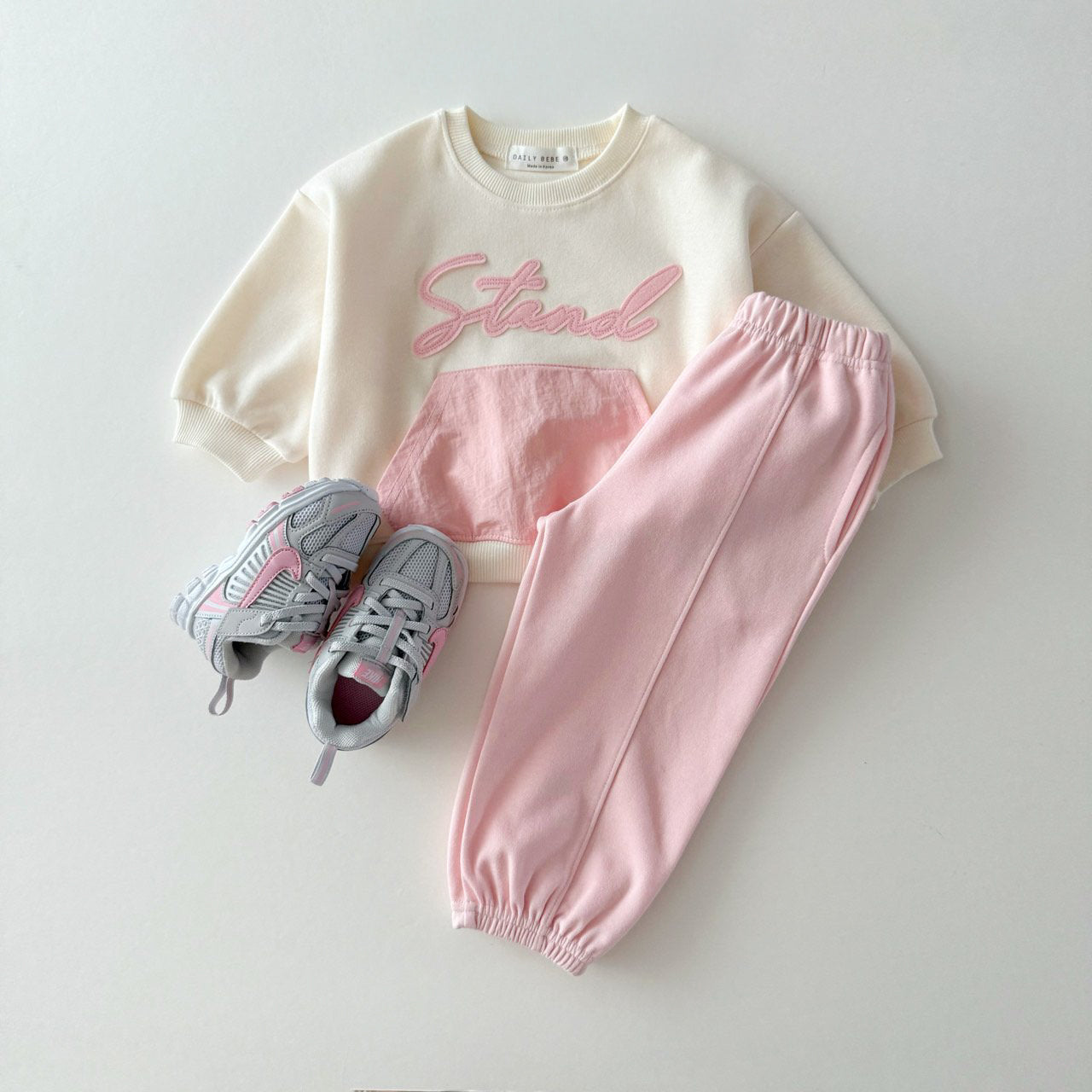 [PRE-ORDER] Stand pocket sweatshirt