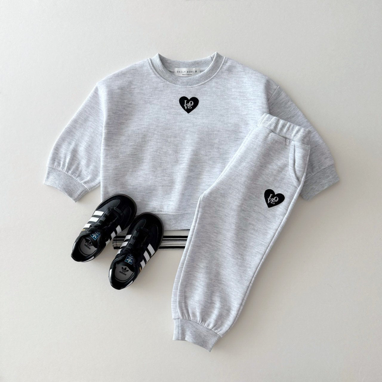 [PRE-ORDER] Love embroidery set