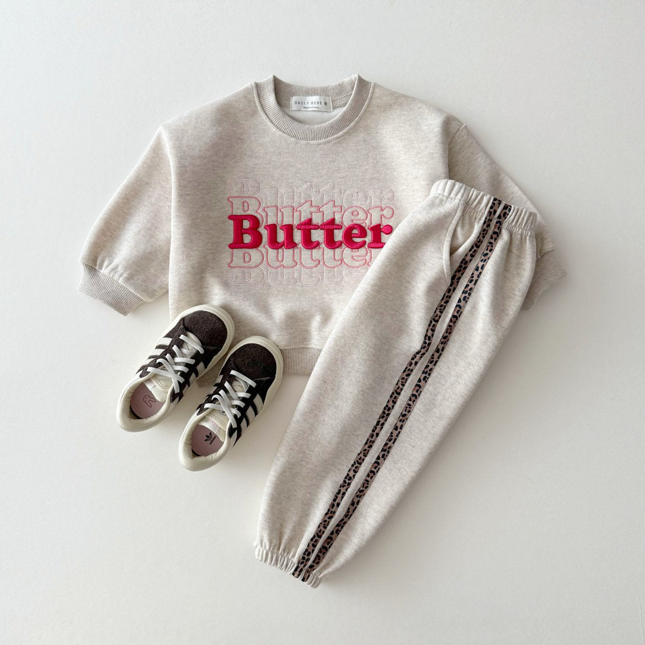 [PRE-ORDER] Butter embroidery sweatshirt