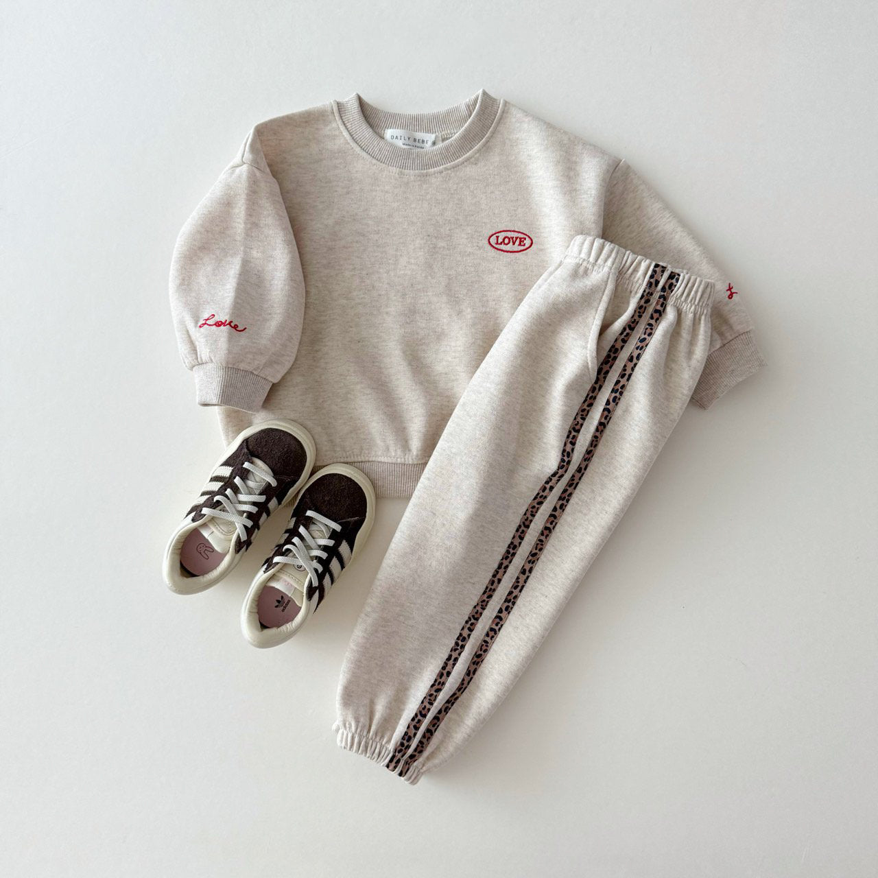 [PRE-ORDER] Love sweatshirt