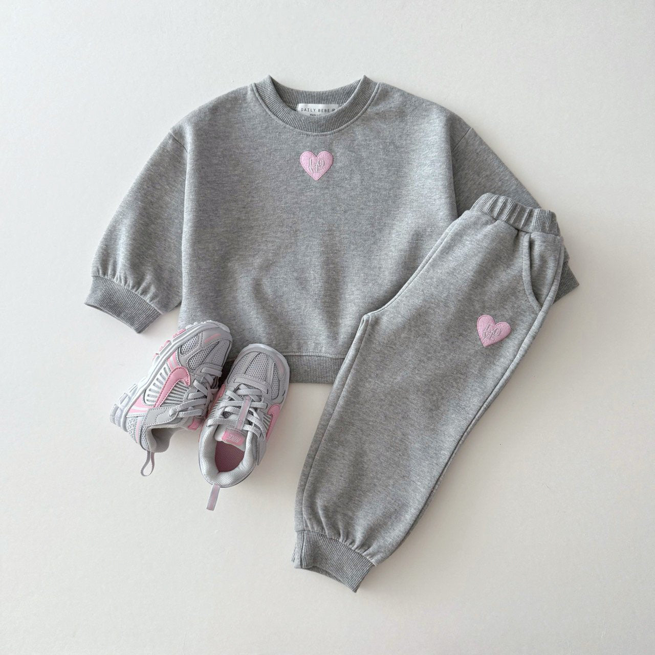 [PRE-ORDER] Love embroidery set