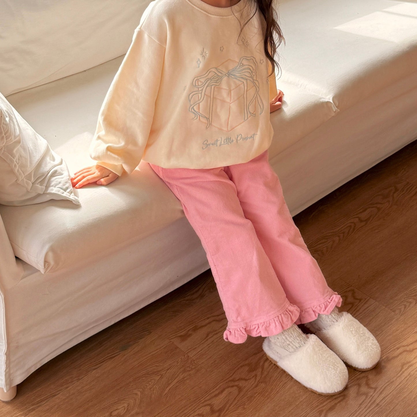 [PRE-ORDER] Gift Box Sweatshirt