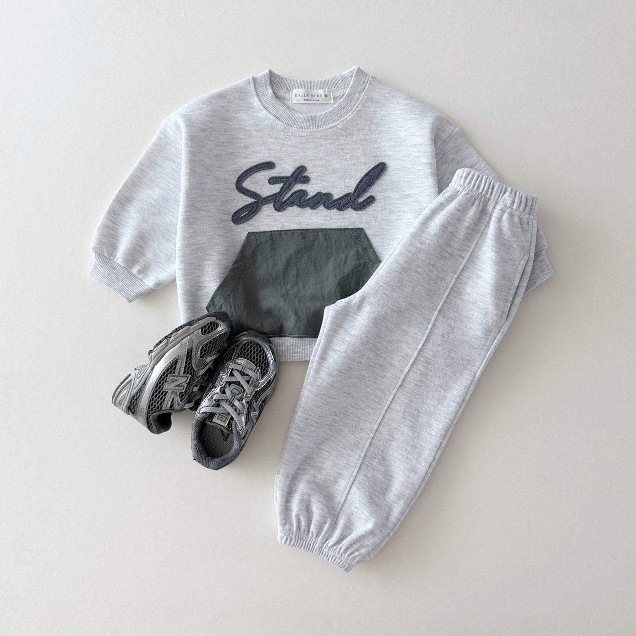 [PRE-ORDER] Stand pocket sweatshirt