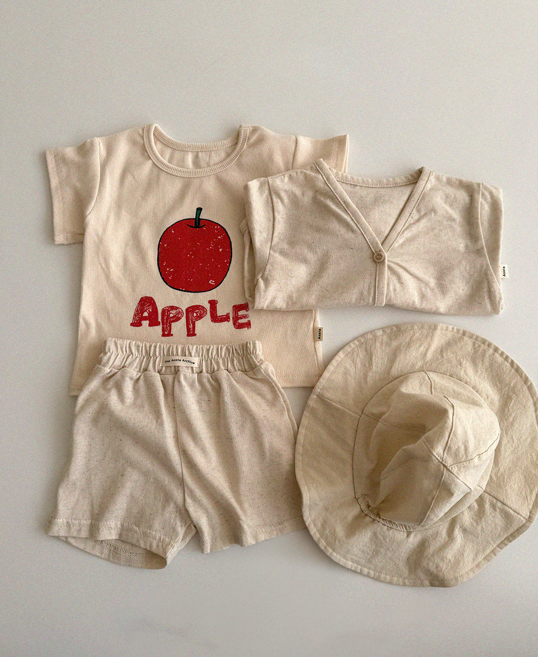 [PRE-ORDER] Lip apple t-shirt
