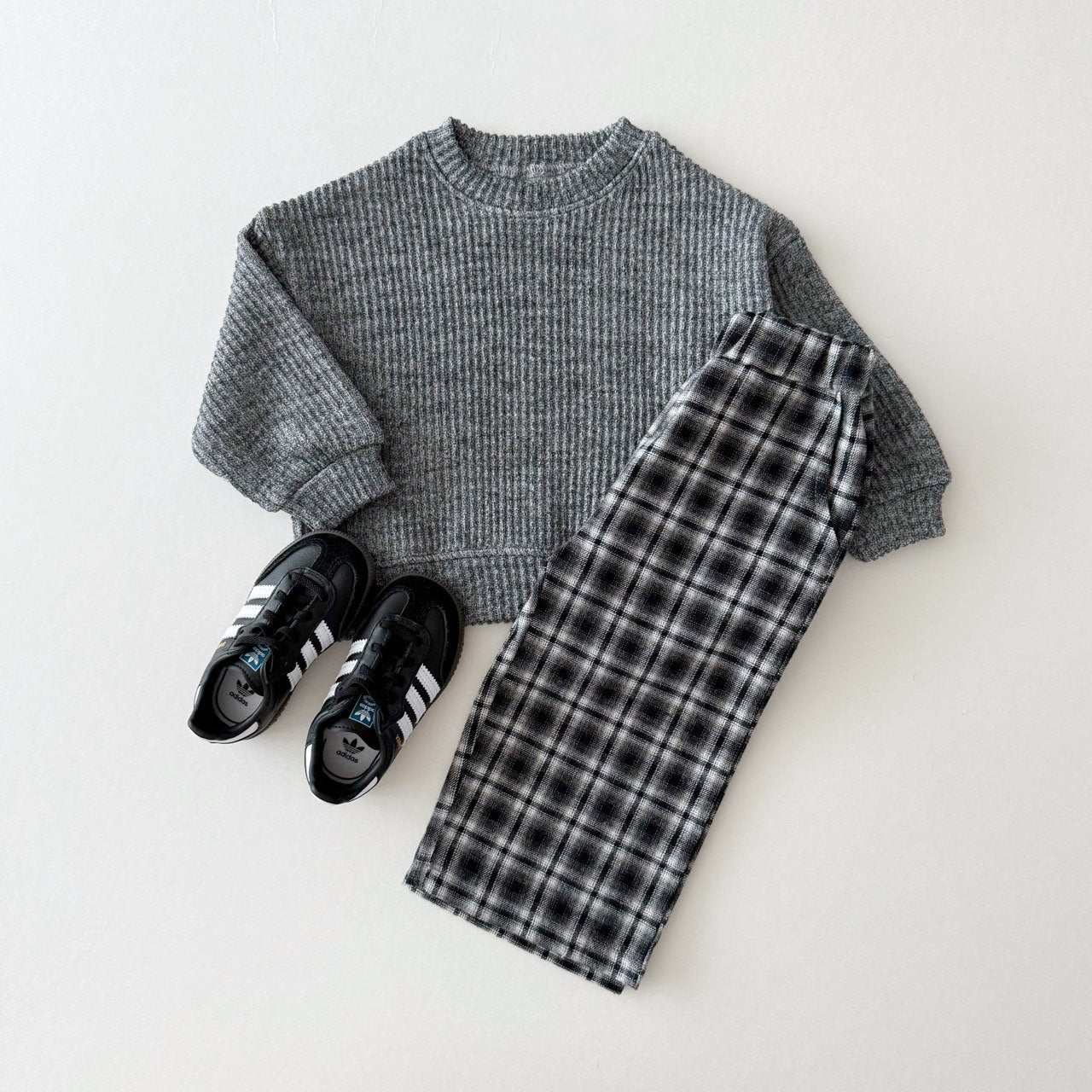[PRE-ORDER] Ribbed knit sweatshirt