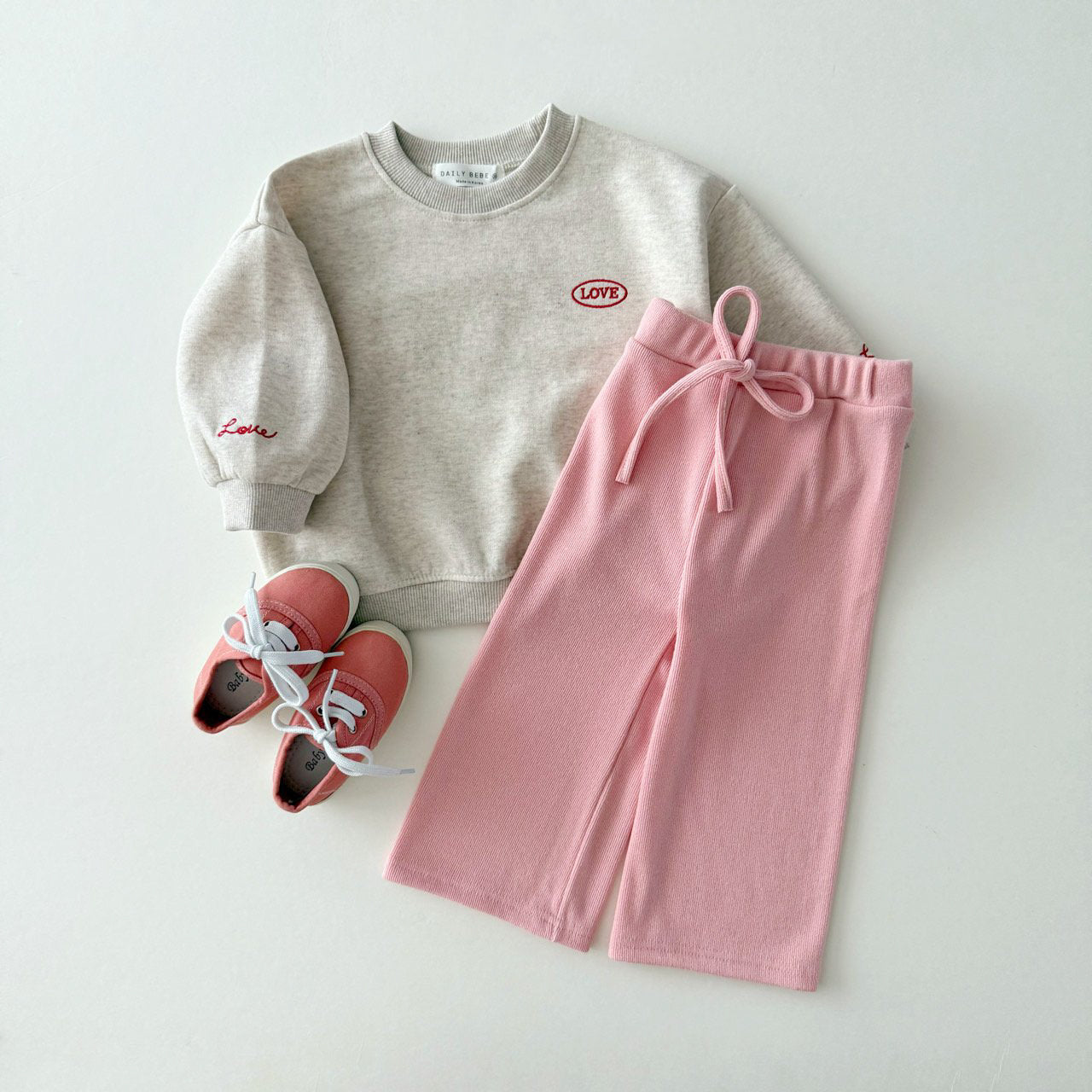 [PRE-ORDER] Love sweatshirt