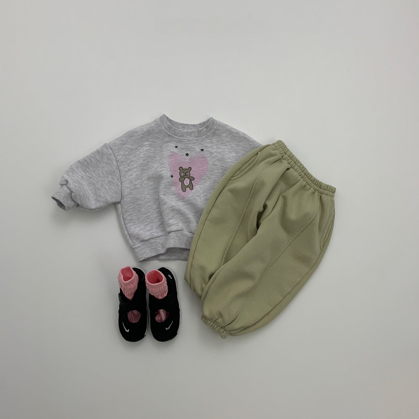 [PRE-ORDER] Dreaming Sweatshirt