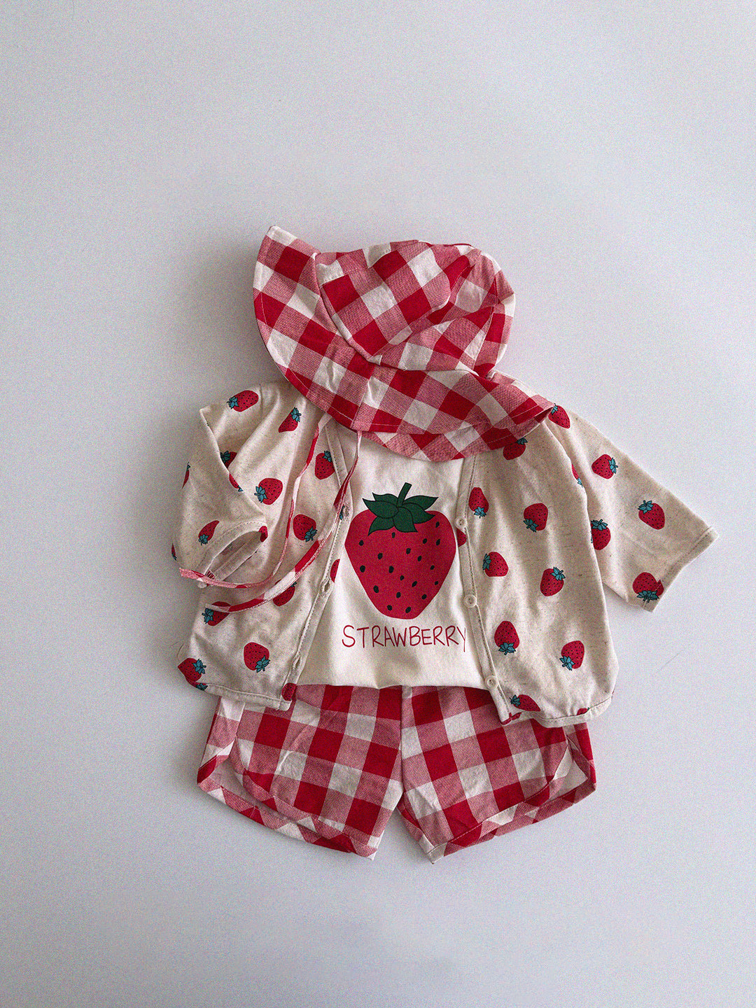 [PRE-ORDER] Strawberry t-shirt
