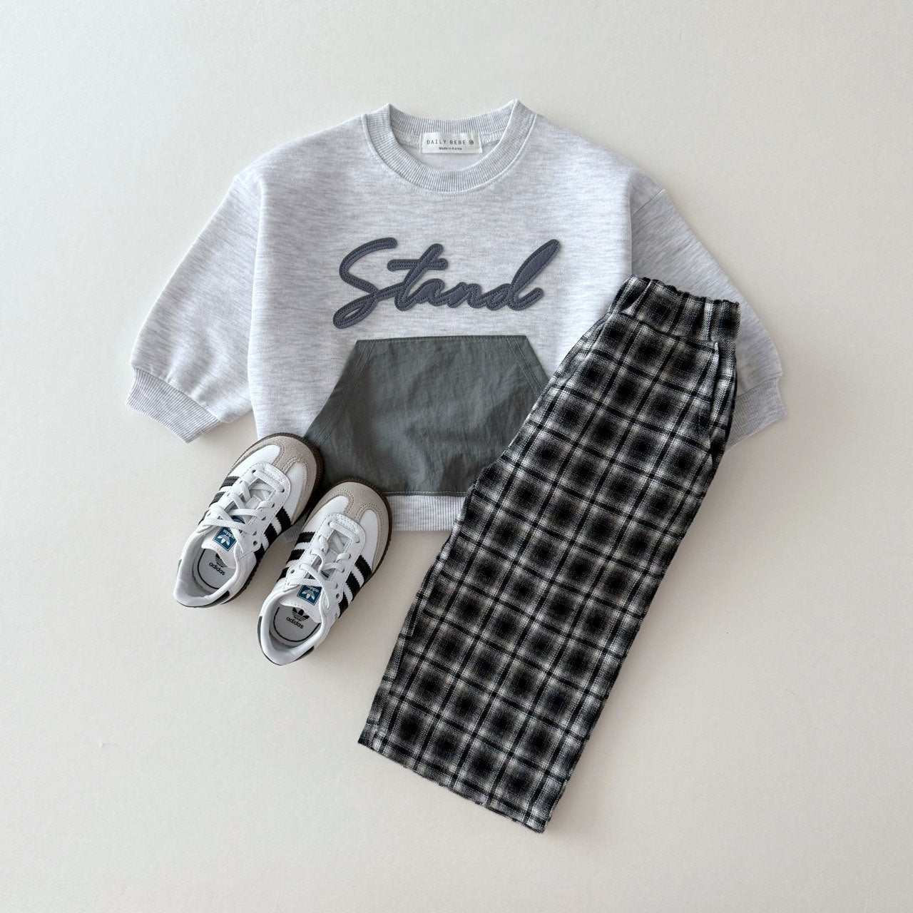 [PRE-ORDER] Stand pocket sweatshirt