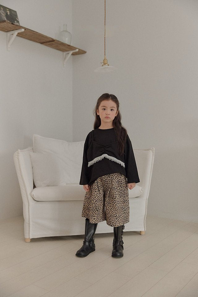 [PRE-ORDER] Leopard Heart Bermuda Shorts