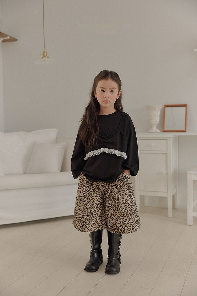 [PRE-ORDER] Leopard Heart Bermuda Shorts