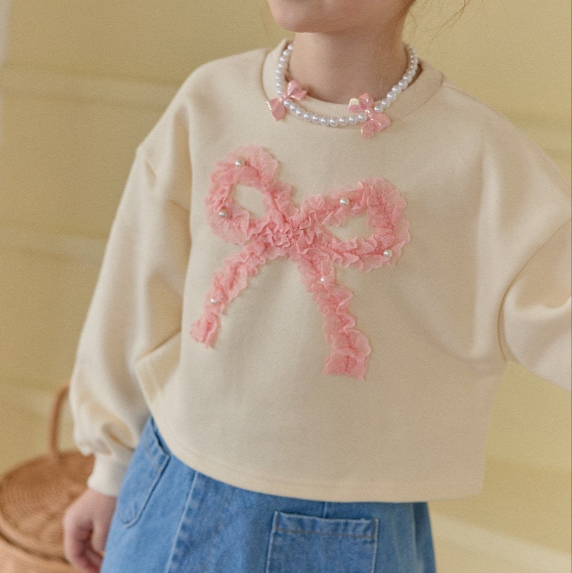 Sweet ribbon pearl sweatshirt [cream M]