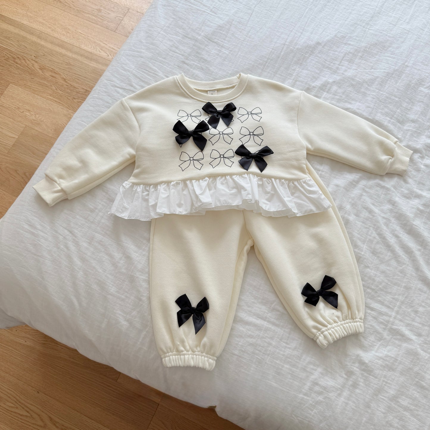[PRE-ORDER] Lulu ribbon sweatshirt