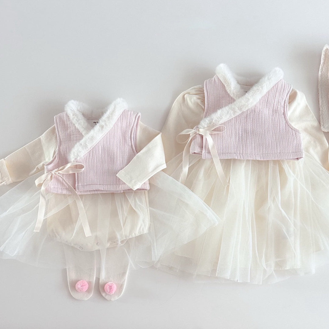 25' Girl Hanbok