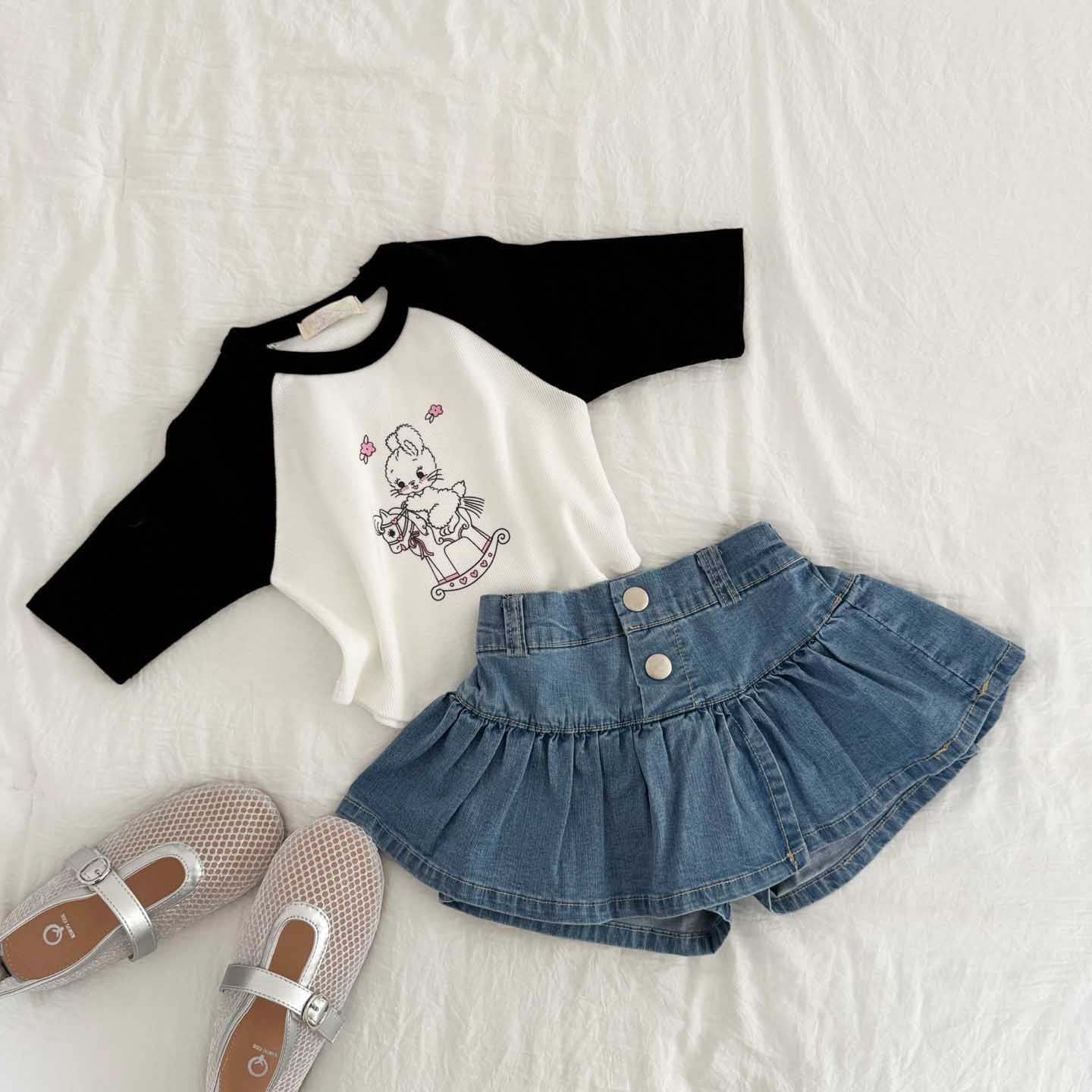[PRE-ORDER] Rabbit raglan tee