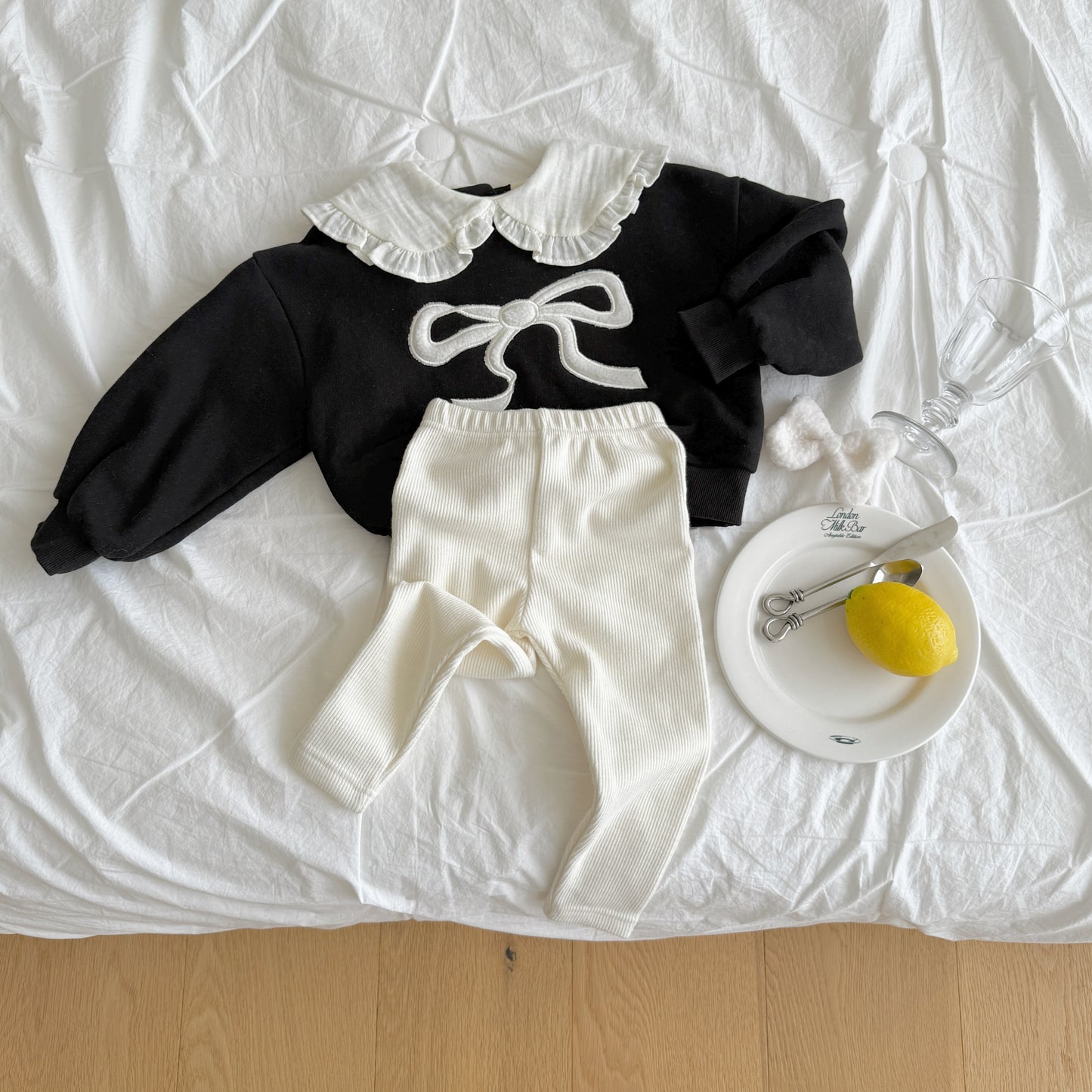 [PRE-ORDER] Ribbon Collar Sweatshirt