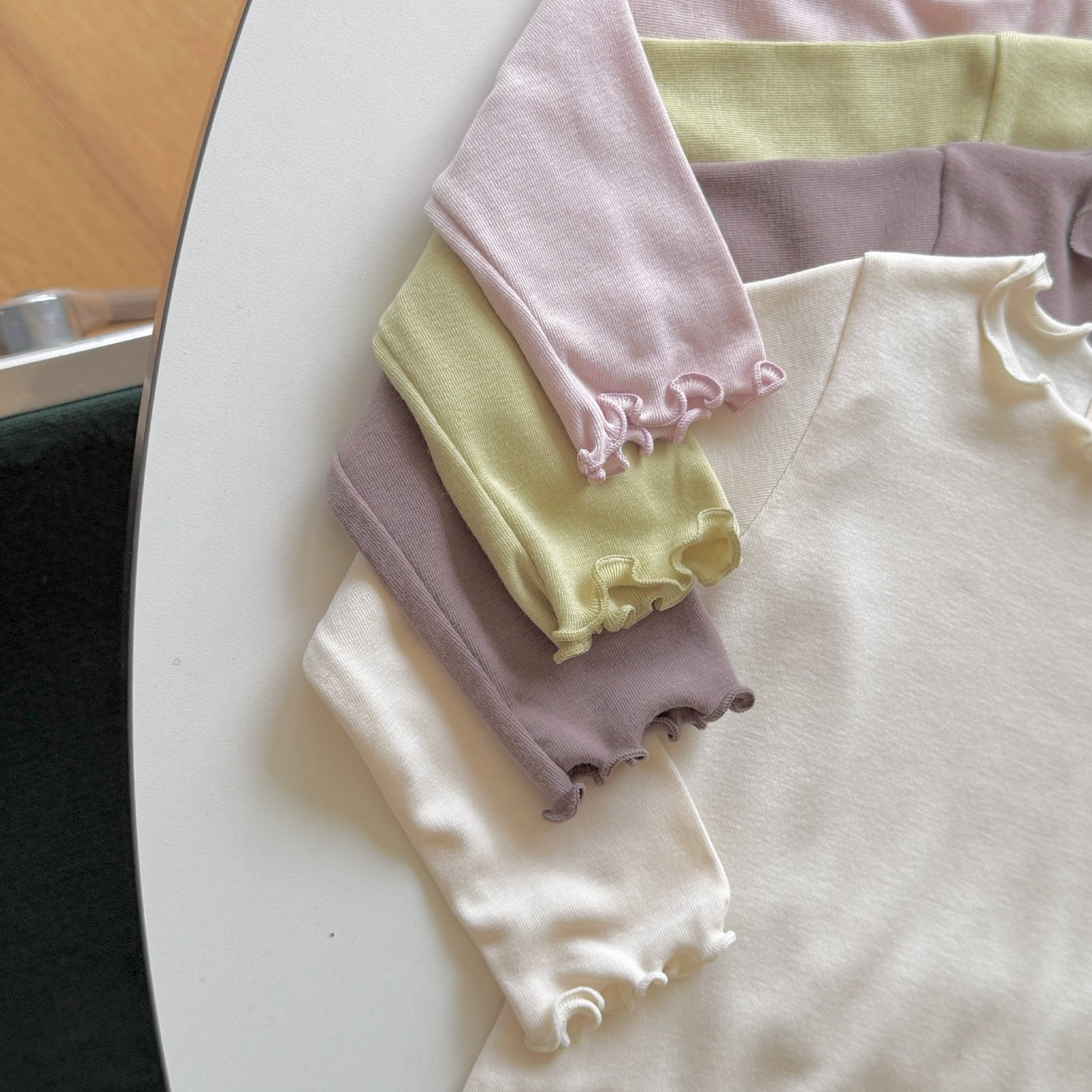 [PRE-ORDER] Soft Frayed Long Sleeve T-shirt