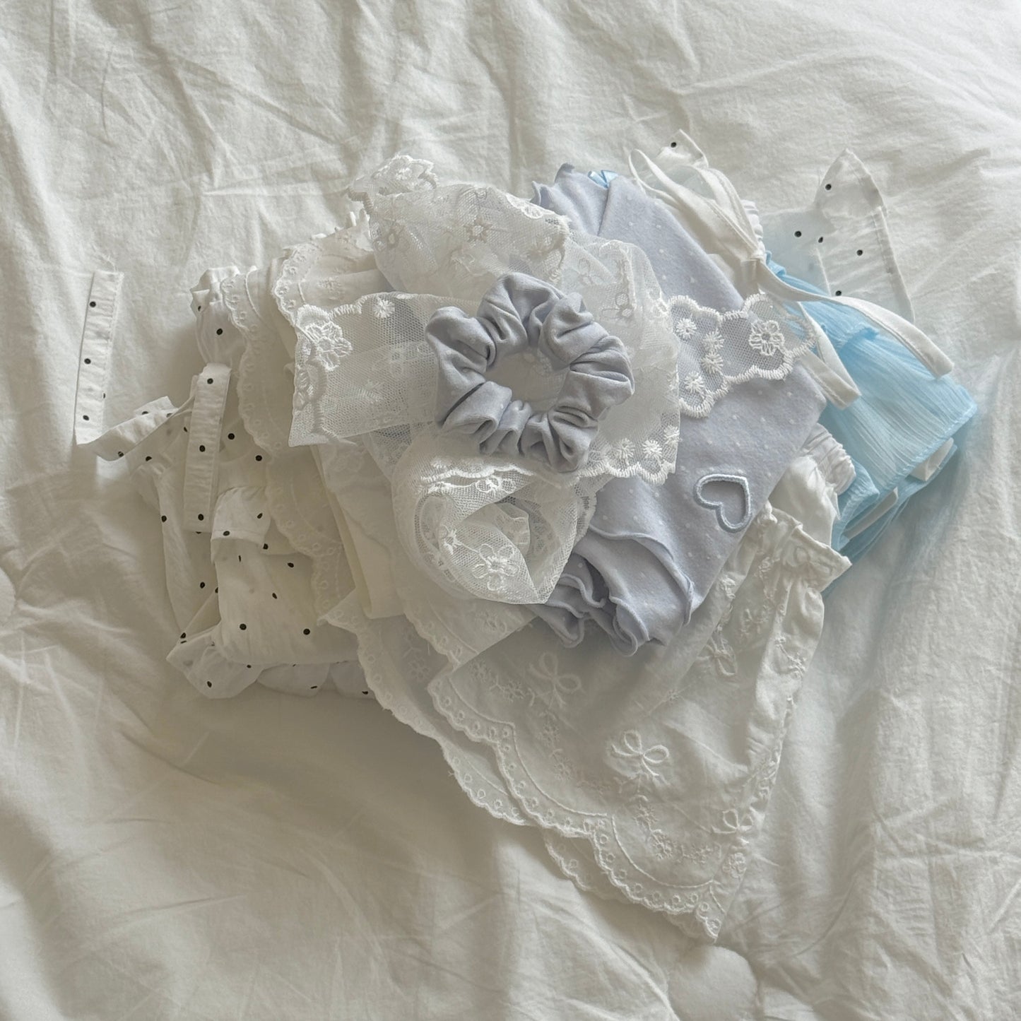 [PRE-ORDER] Dot scrunchie