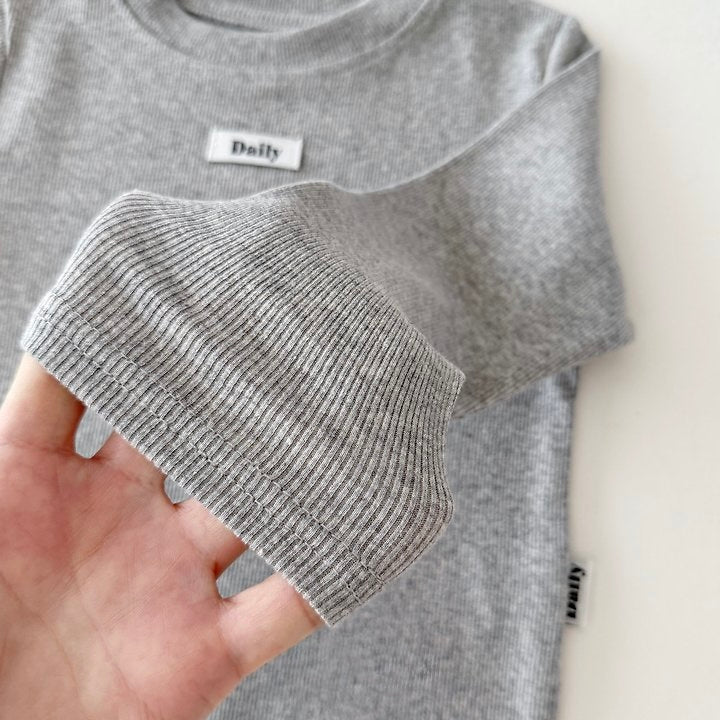 [PRE-ORDER] Everyday Slim-fit Long Sleeve Tee