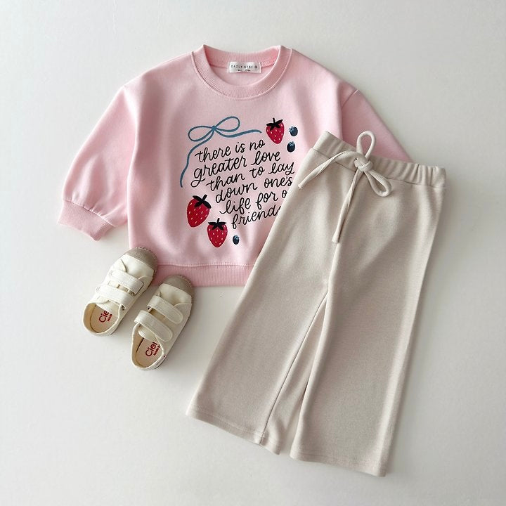 [PRE-ORDER] Strawberry Ribbon Sweatshirt