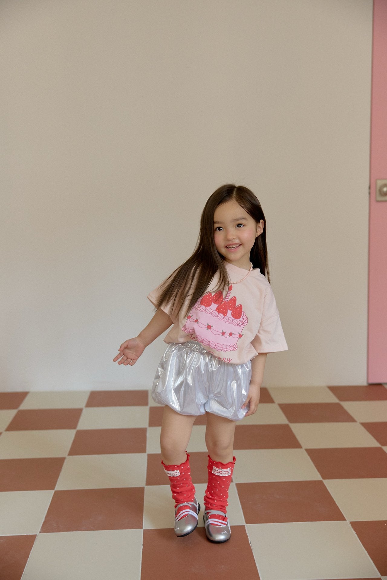 [PRE-ORDER] Strawberry Cake Tee