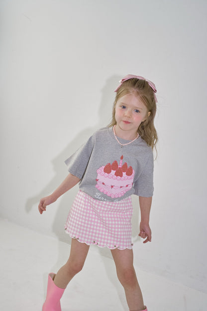 [PRE-ORDER] Strawberry Cake Tee