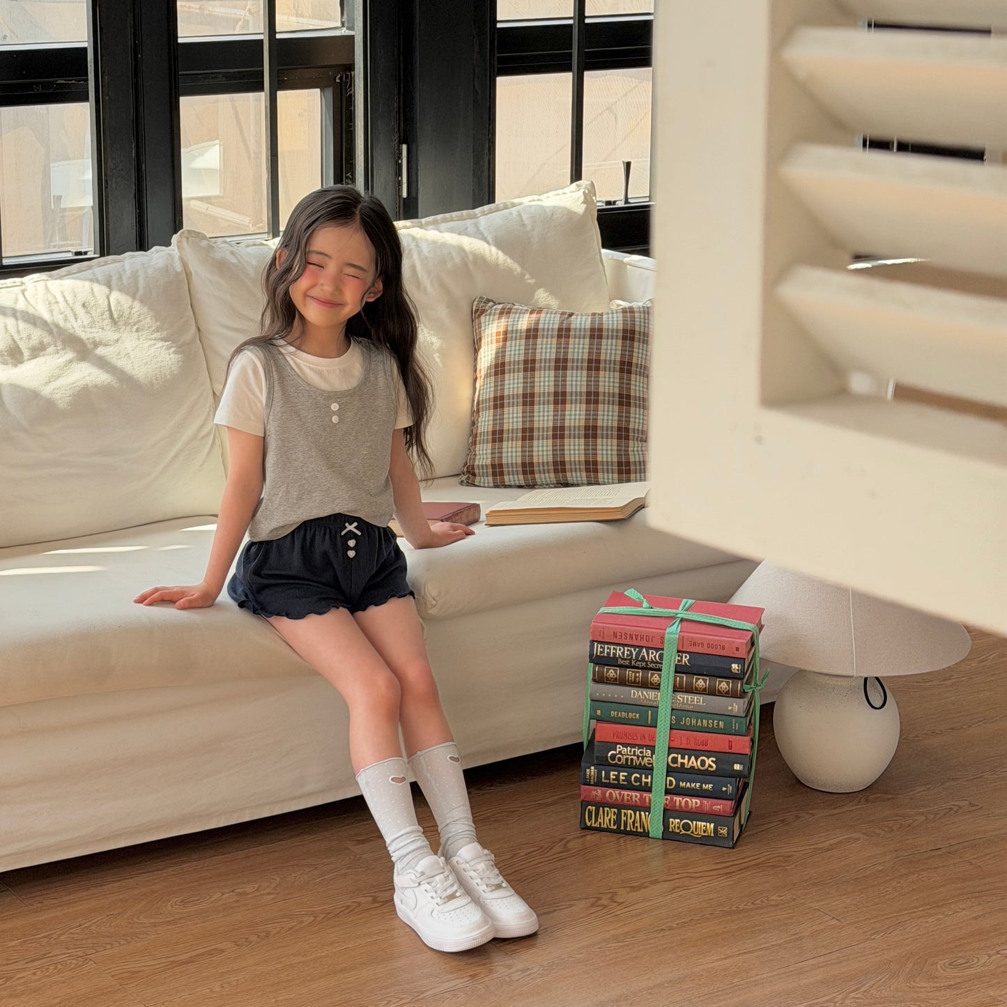 [PRE-ORDER] Dot Heart Punched Knee Socks