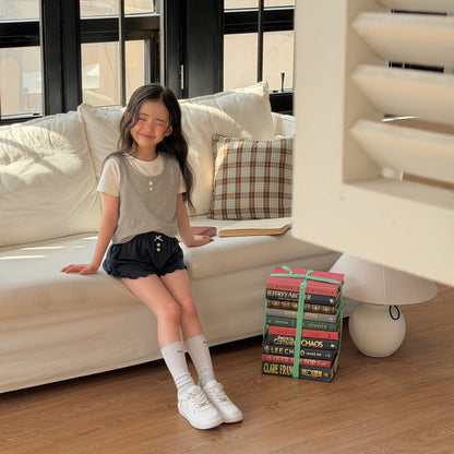 [PRE-ORDER] Dot Heart Punched Knee Socks