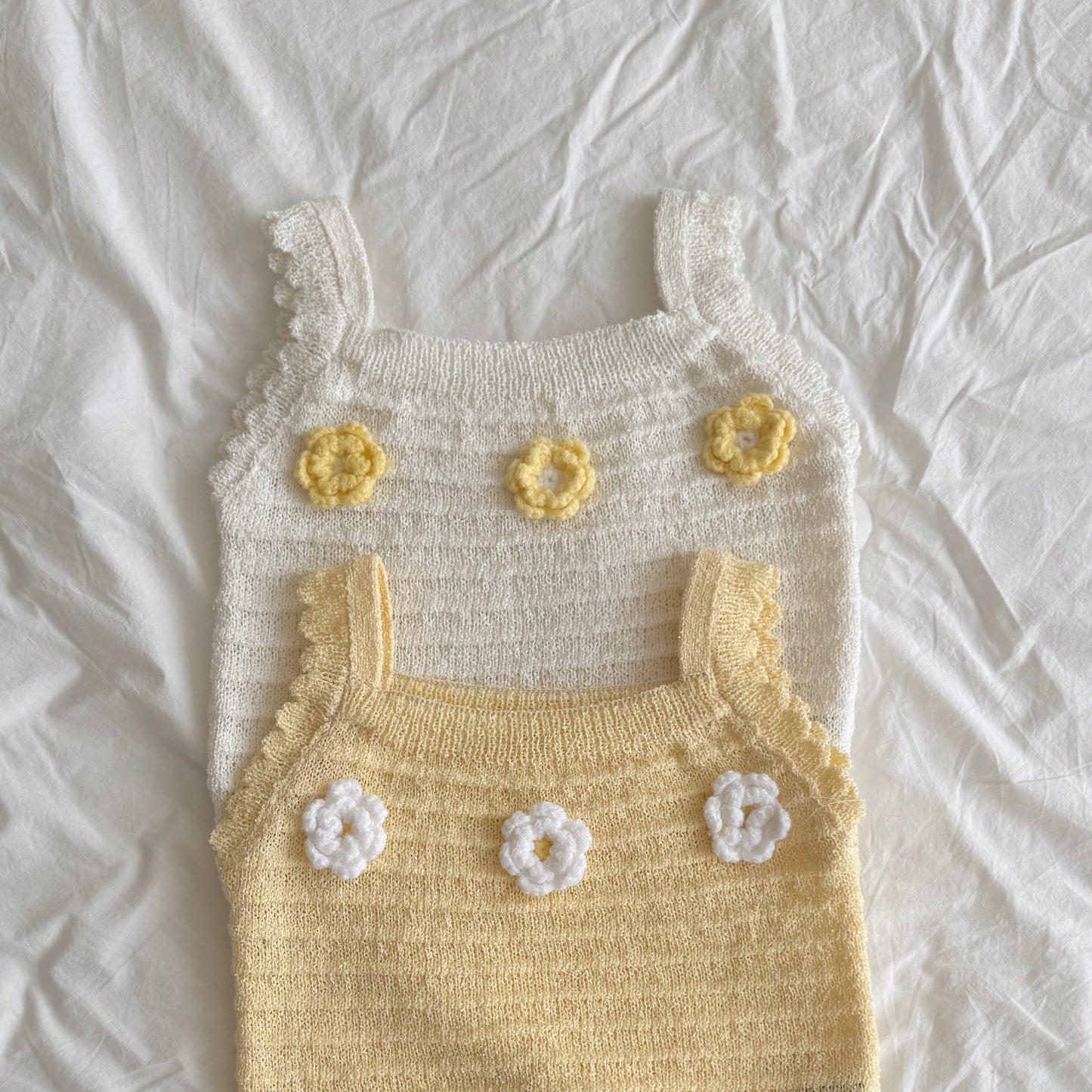Yellow daisy knit top for girls