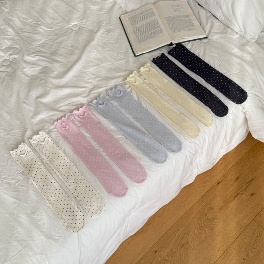 [PRE-ORDER] Dot Heart Punched Knee Socks