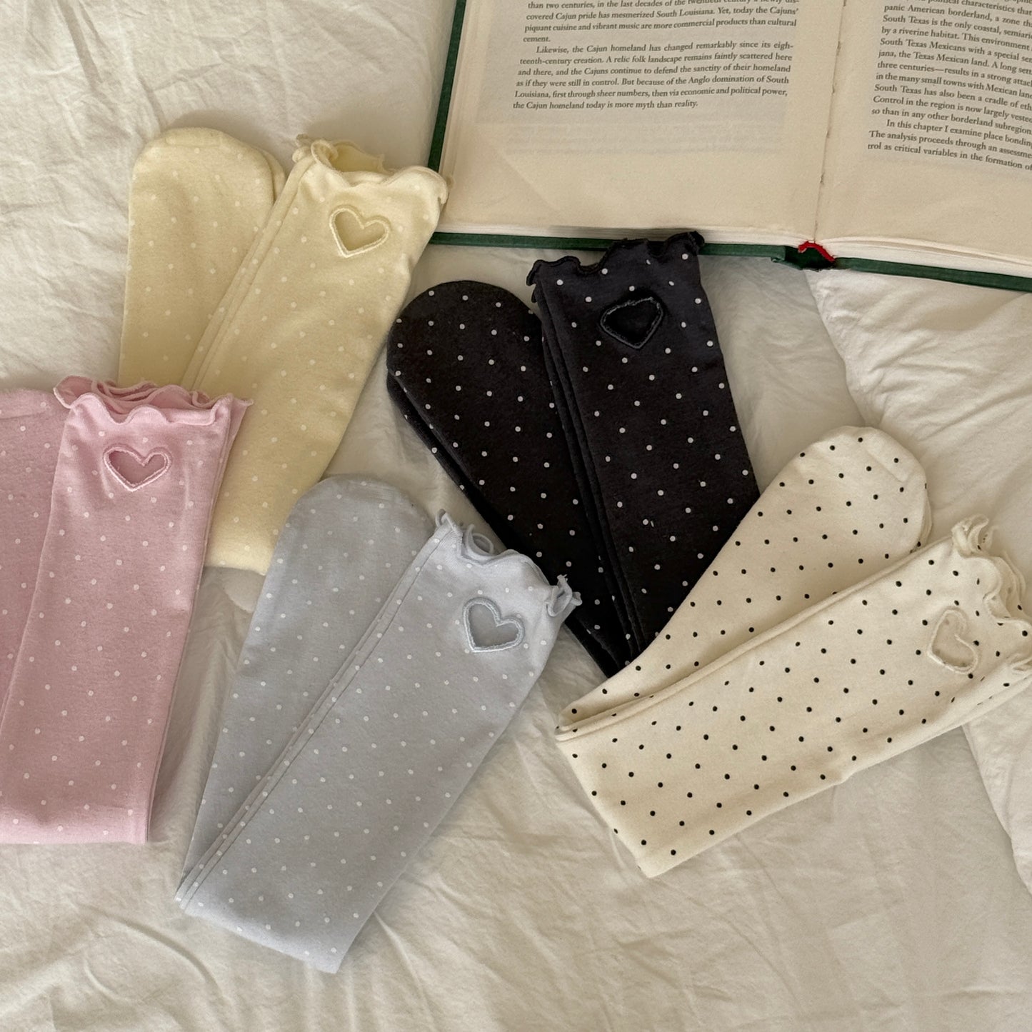 [PRE-ORDER] Dot Heart Punched Knee Socks