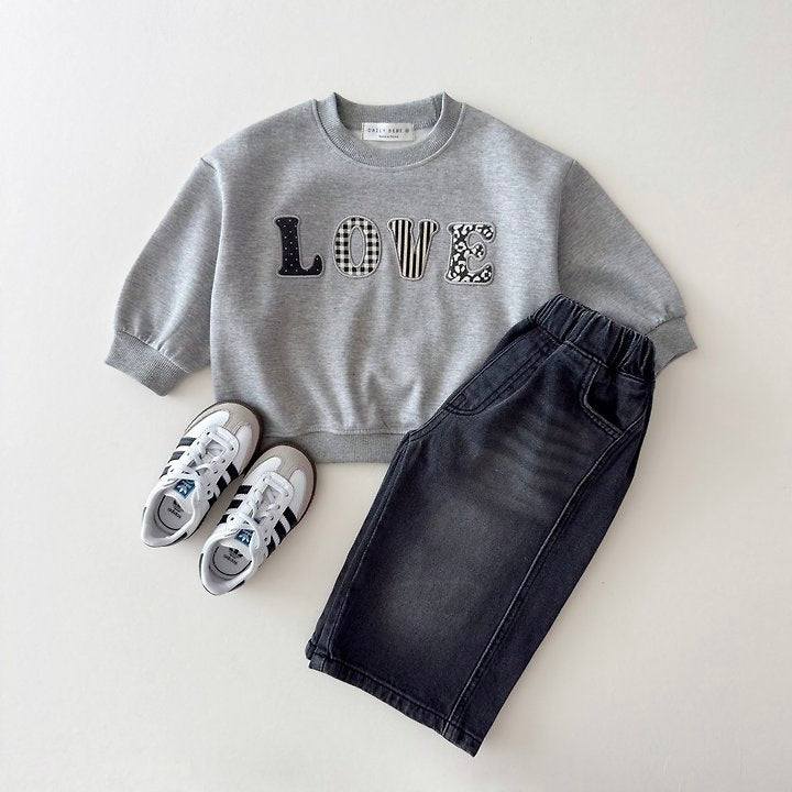 [PRE-ORDER] Love Patch Sweatshirt