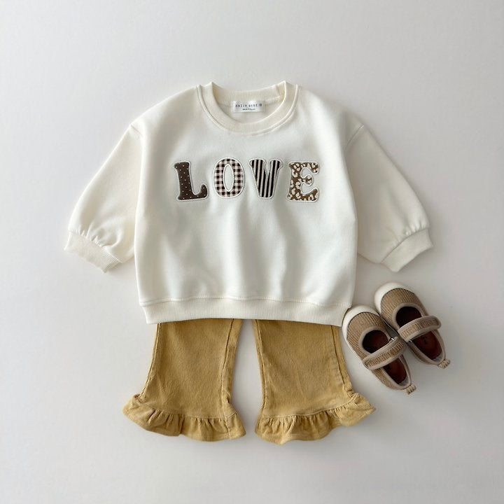 [PRE-ORDER] Love Patch Sweatshirt