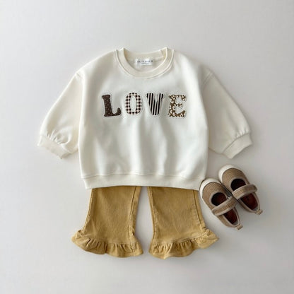 [PRE-ORDER] Love Patch Sweatshirt