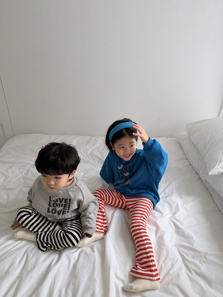 [PRE-ORDER] Cheese Mouse Sweatshirt