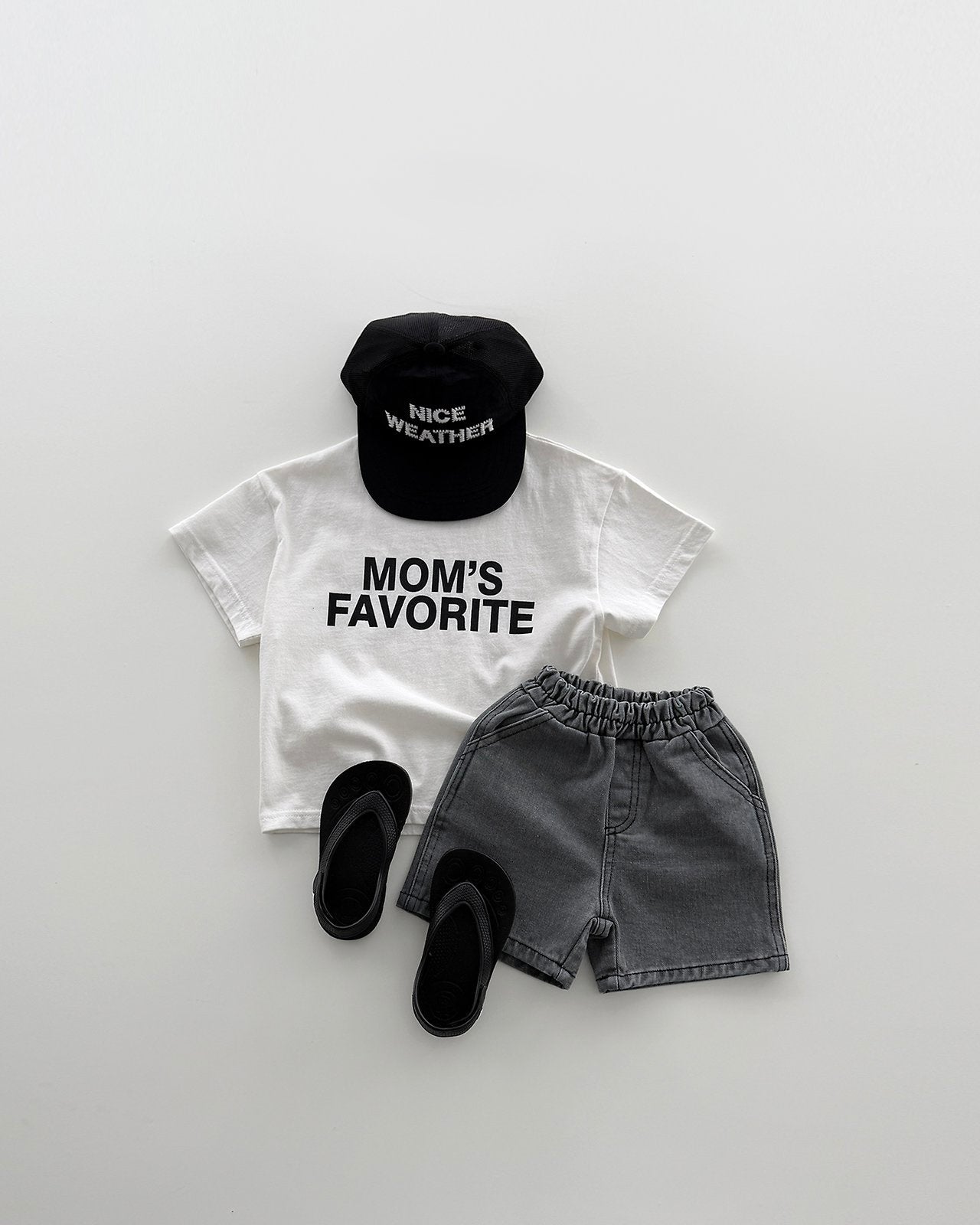 [PRE-ORDER] Mom's Favorite Tee